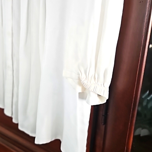 AVENUE TUNIC White Top w/Trimmings plus size 18/20 - Picture 2 of 10